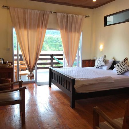Riverview Bungalows & Gh Muang Ngoi Luaran gambar