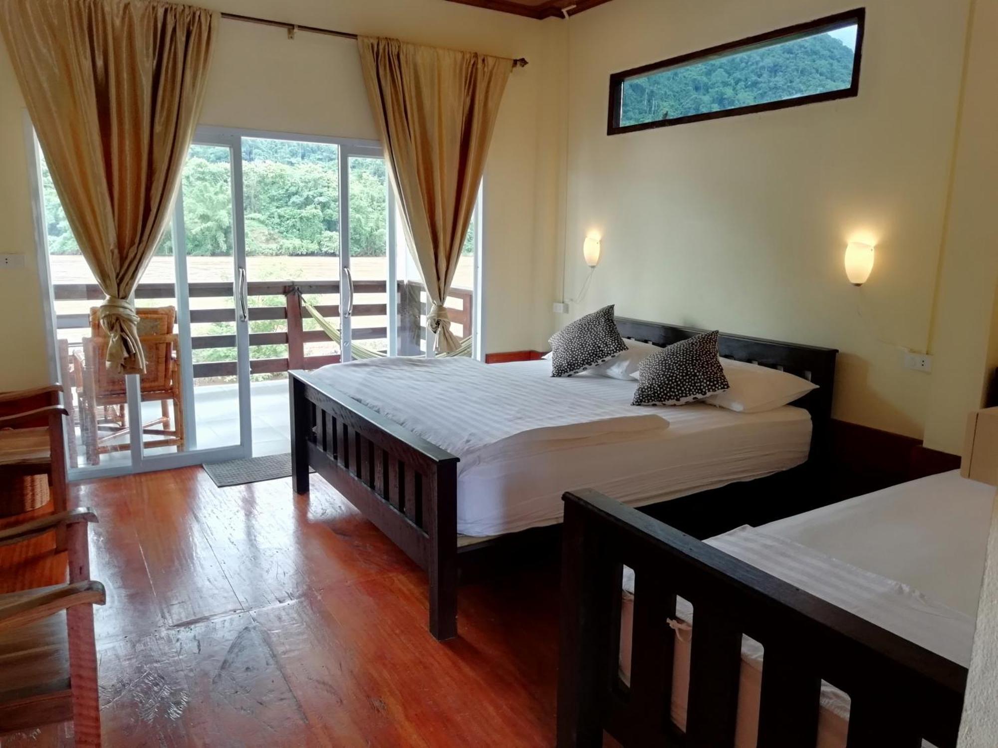 Riverview Bungalows & Gh Muang Ngoi Luaran gambar