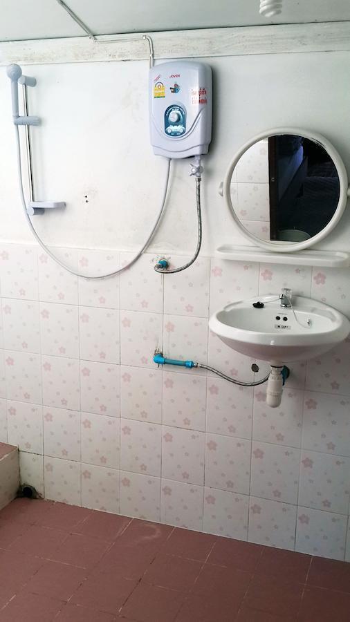 Riverview Bungalows & Gh Muang Ngoi Bilik gambar